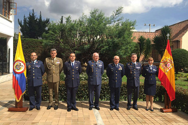 Primera reunión de las fuerzas aéreas de España y Colombia